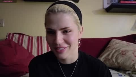 Snapshot of sirenitysirenx chatting on September 2025 04:04:02 AM Sirenity online show from September 2025 04:04:02 AM