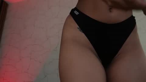 Snapshot of sisi_von_dee chatting on July 2026 07:42:01 PM Dee online show from July 2026 07:42:01 PM