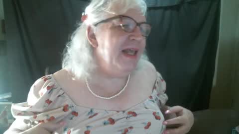 Sissy Diane online show from September 2025 12:59:02 PM