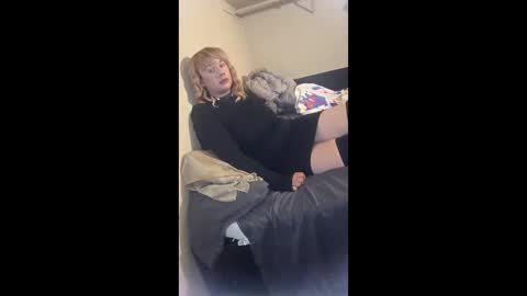 Snapshot of sissywhiteb chatting on April 2026 04:21:02 AM sissywhiteb online show from April 2026 04:21:02 AM