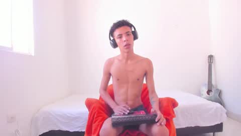 Snapshot of skady_coronado chatting on January 2025 02:19:02 PM skady_coronado online show from January 2025 02:19:02 PM