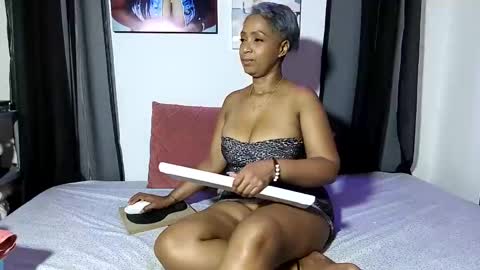 Skarlleth online show from October 2025 01:48:02 AM