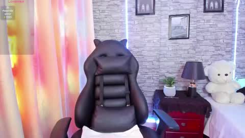 Skarleth online show from April 2026 08:15:02 PM