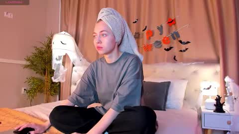 Snapshot of skelerata chatting on October 2025 01:20:02 AM Emily online show from October 2025 01:20:02 AM