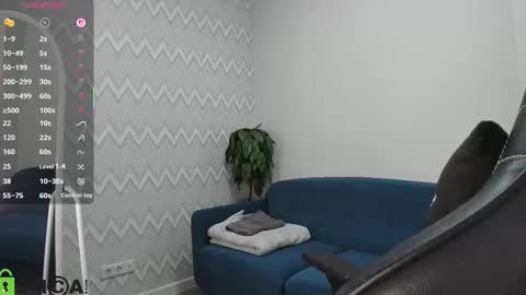 Snapshot of skinny_alice chatting on October 2025 01:22:01 AM Alice GMT 2 Mon Tues Thur Fri Sun 0300am-0900am online show from October 2025 01:22:01 AM