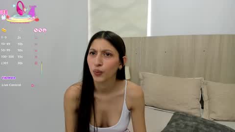 Snapshot of skinny_lili chatting on March 2025 10:21:02 PM Lily online show from March 2025 10:21:02 PM