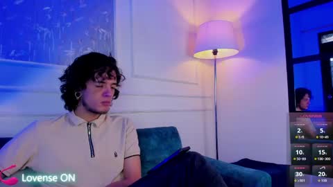 Snapshot of skinny_mac_ chatting on May 2026 12:33:02 PM Mac online show from May 2026 12:33:02 PM