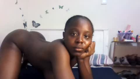 Snapshot of skinny_petite18 chatting on June 2026 09:47:01 AM Munah online show from June 2026 09:47:01 AM