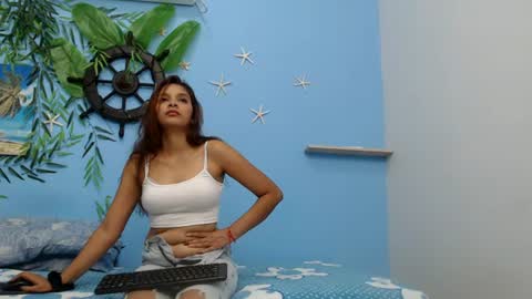Snapshot of skinnybarbie022 chatting on July 2026 12:59:01 AM barbi online show from July 2026 12:59:01 AM