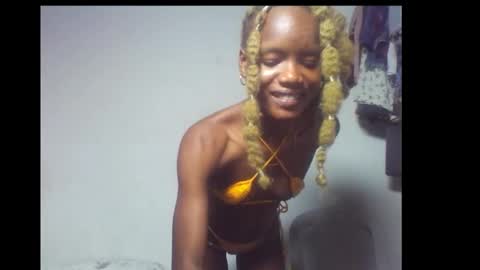 Linda independent model online show from December 2025 08:13:01 PM