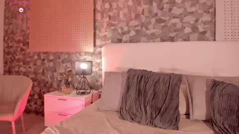 Mila online show from May 2026 03:29:01 PM