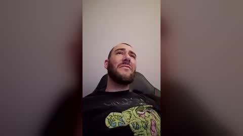 Snapshot of skinnytallz chatting on July 2026 04:47:01 PM Meatnbones online show from July 2026 04:47:01 PM