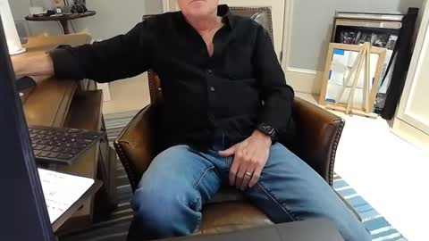 Snapshot of skr235 chatting on February 2025 10:47:02 PM skr235 online show from February 2025 10:47:02 PM