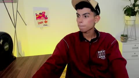 Snapshot of sky_jules chatting on October 2025 04:22:02 AM Daniel online show from October 2025 04:22:02 AM