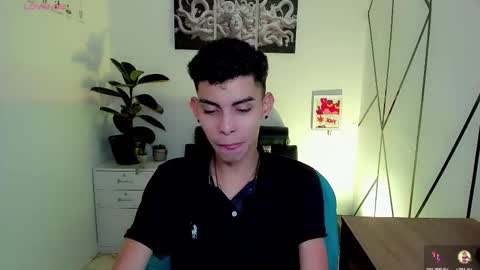 Snapshot of sky_jules chatting on October 2025 09:26:02 PM Daniel online show from October 2025 09:26:02 PM