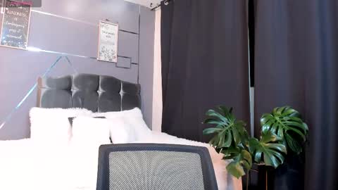 Daniel online show from November 2025 03:28:02 AM