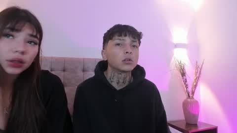 sky_n_zayn online show from April 2026 12:23:01 PM