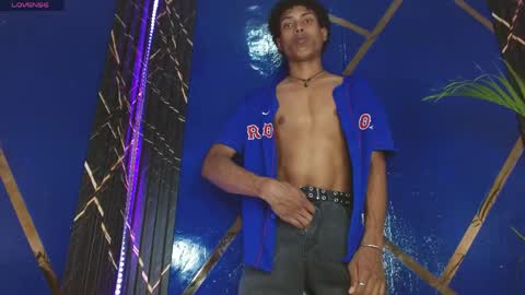 sky_walkerss online show from April 2026 06:57:01 PM