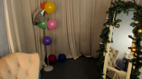 Skye online show from December 2024 04:31:01 PM