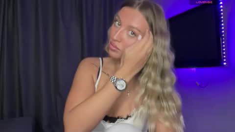 GARRY AND SOPHIA online show from October 2025 08:40:02 PM