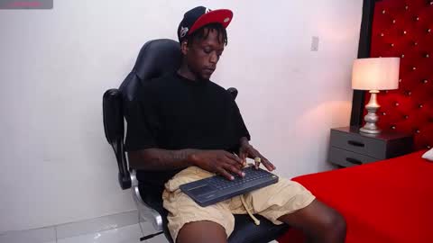 SKYLERBIGXXX online show from September 2025 04:38:02 AM