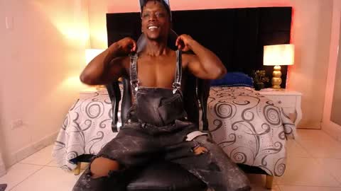 SKYLERBIGXXX online show from April 2026 04:12:01 AM