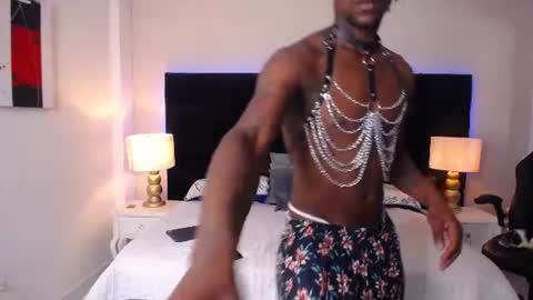 SKYLERBIGXXX online show from June 2026 04:02:01 AM