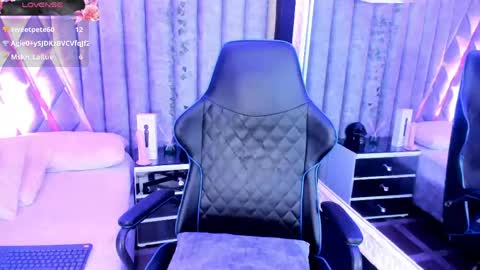 skylerbloom online show from May 2026 11:13:02 PM