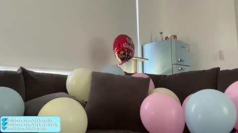 skyler online show from October 2025 02:59:01 AM