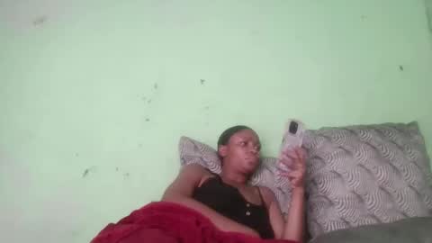 Snapshot of skylour chatting on April 2026 06:18:01 AM Skylour online show from April 2026 06:18:01 AM