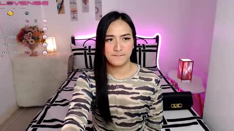 Queen Cyrine online show from January 2025 07:04:01 AM