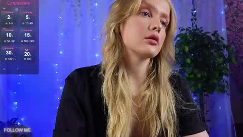 Snapshot of slay_blonde chatting on October 2025 01:39:01 PM Lily online show from October 2025 01:39:01 PM