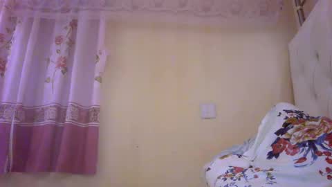 Snapshot of slayslay002 chatting on December 2024 01:03:01 AM Rose online show from December 2024 01:03:01 AM