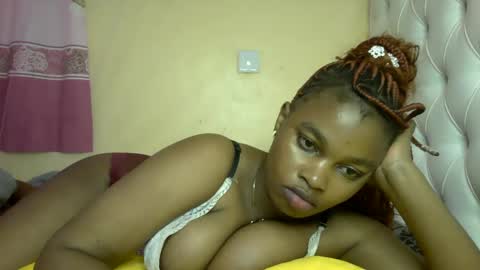 Snapshot of slayslay002 chatting on December 2024 01:10:02 AM Rose online show from December 2024 01:10:02 AM