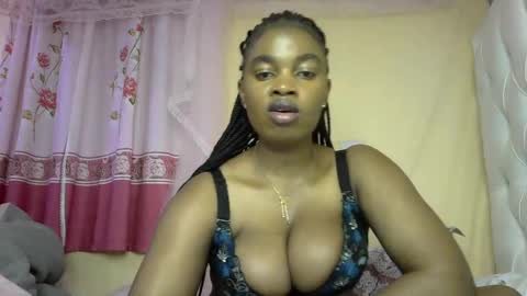 Snapshot of slayslay002 chatting on January 2025 08:56:01 PM Rose online show from January 2025 08:56:01 PM