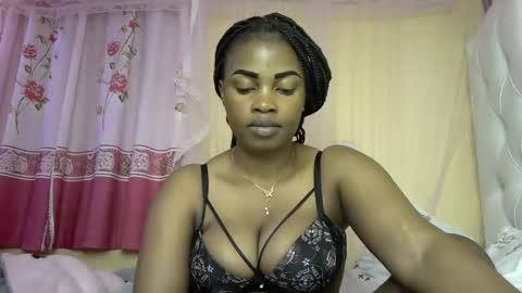 Snapshot of slayslay002 chatting on January 2025 02:40:02 AM Rose online show from January 2025 02:40:02 AM