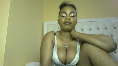 Snapshot of slayslay002 chatting on March 2025 10:38:02 PM Rose online show from March 2025 10:38:02 PM