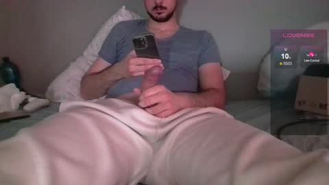 Snapshot of sleepless19 chatting on April 2026 03:06:01 PM sleepless19 online show from April 2026 03:06:01 PM