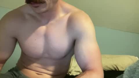 Snapshot of slickmass chatting on June 2026 01:38:02 AM SlickMass online show from June 2026 01:38:02 AM
