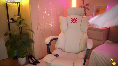 Elise  165cm 50kg online show from April 2026 05:12:02 PM