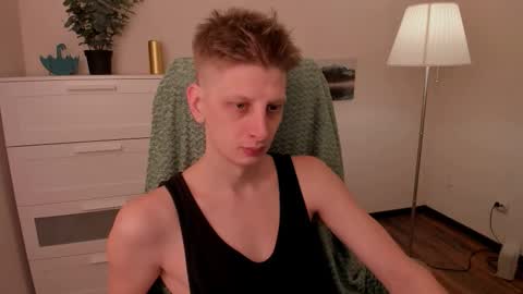 Andy online show from November 2025 08:18:02 PM