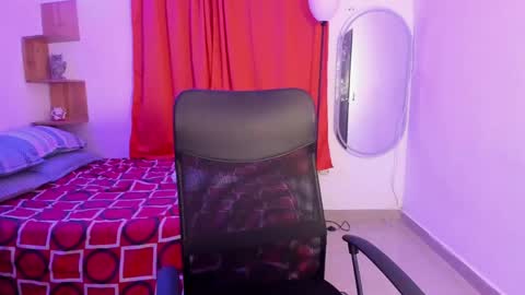 slim_master12 online show from February 2025 01:22:01 AM