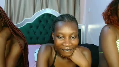 Snapshot of slim_pearly chatting on September 2025 06:19:02 PM Pearly online show from September 2025 06:19:02 PM