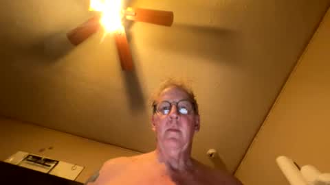 Snapshot of slimjim061560 chatting on May 2026 12:40:02 AM slimjim061560 online show from May 2026 12:40:02 AM