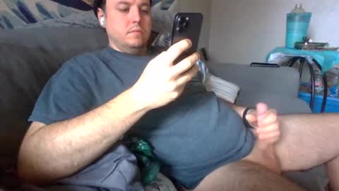 Snapshot of slimjim2090 chatting on February 2025 05:19:02 PM slimjim2090 online show from February 2025 05:19:02 PM