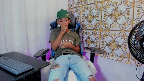 SlimLatino  online show from April 2026 11:32:01 AM