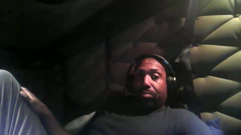 slipperyballs900 online show from April 2026 08:39:01 PM