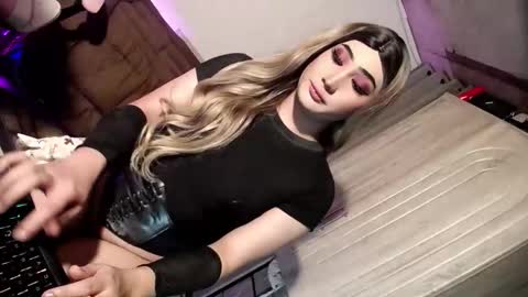 Nathalie online show from May 2026 02:51:02 AM