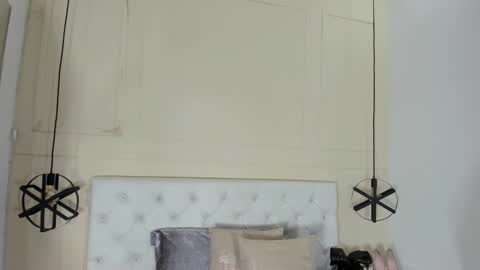 Snapshot of slut_milf1_ chatting on December 2024 05:23:02 PM Luna online show from December 2024 05:23:02 PM