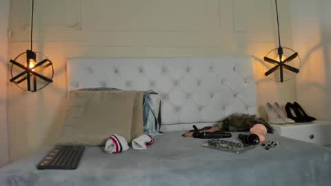 Snapshot of slut_milf1_ chatting on January 2025 11:10:01 PM Luna online show from January 2025 11:10:01 PM